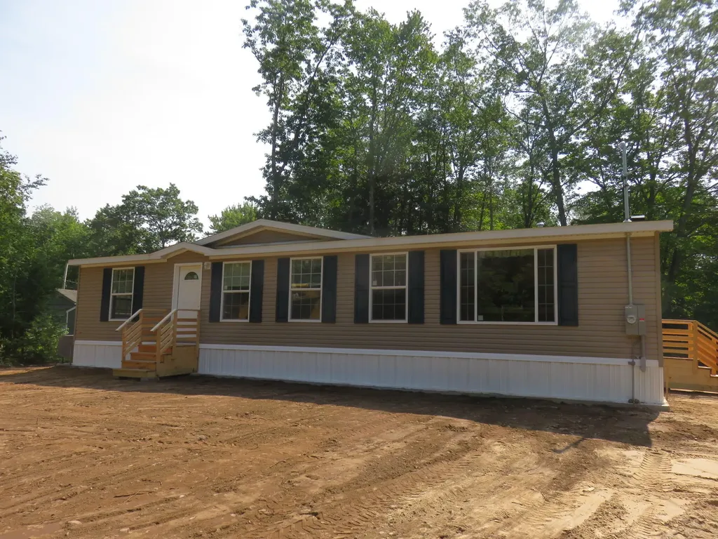 25 Leo Street Sanford ME 04073