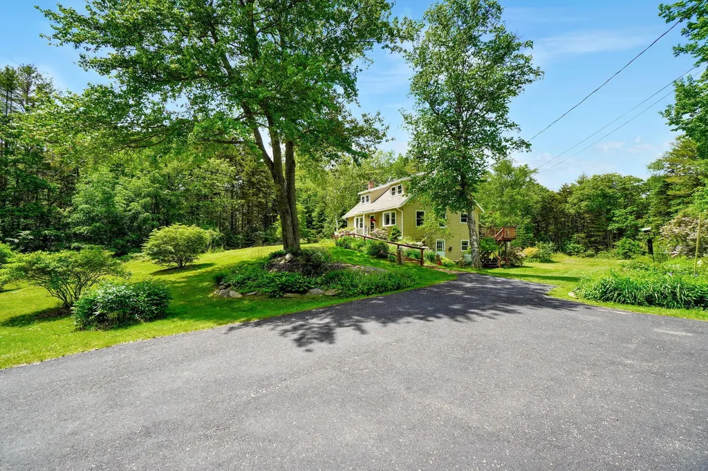 82 Flying Point Road Freeport ME 04032