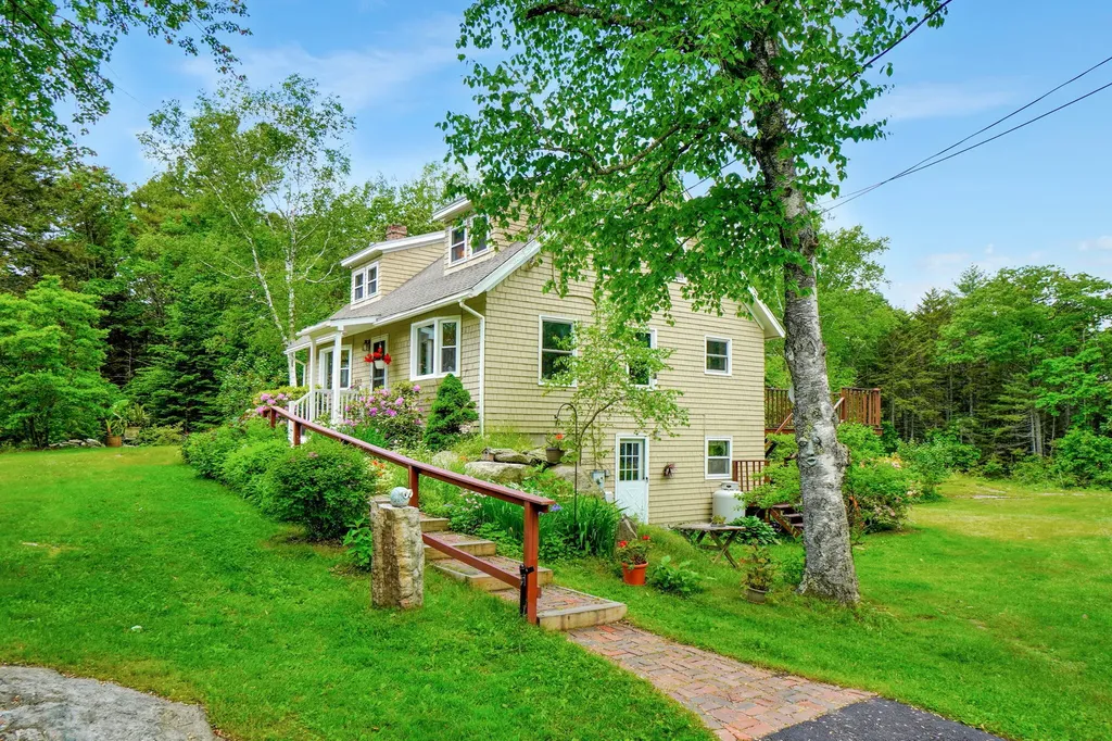 82 Flying Point Road Freeport ME 04032