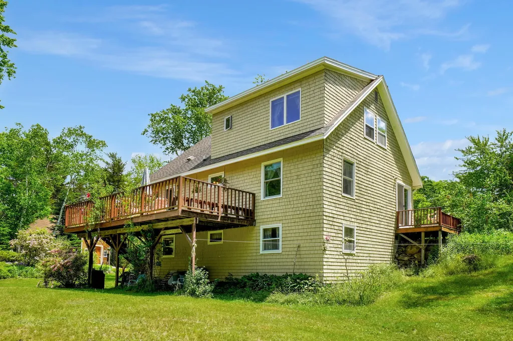 82 Flying Point Road Freeport ME 04032