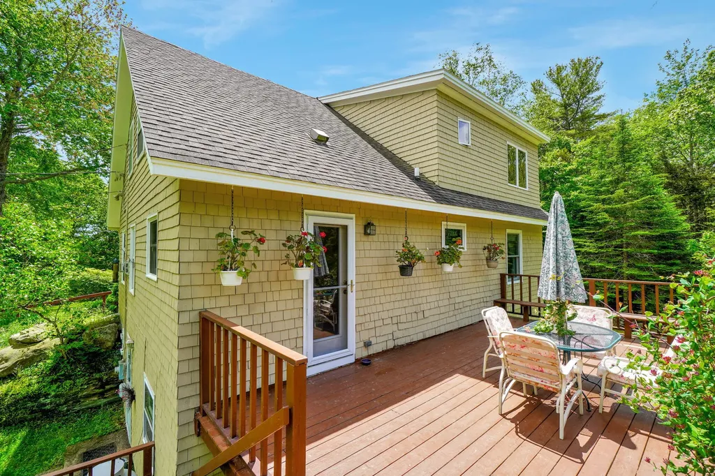 82 Flying Point Road Freeport ME 04032