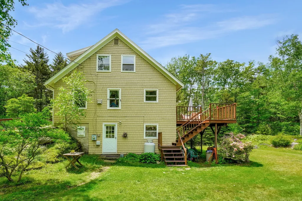 82 Flying Point Road Freeport ME 04032