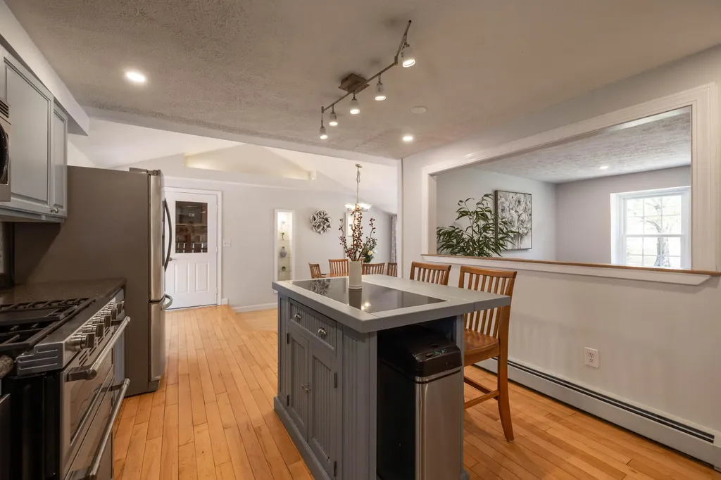 32 Woodside Drive Kennebunk ME 04043
