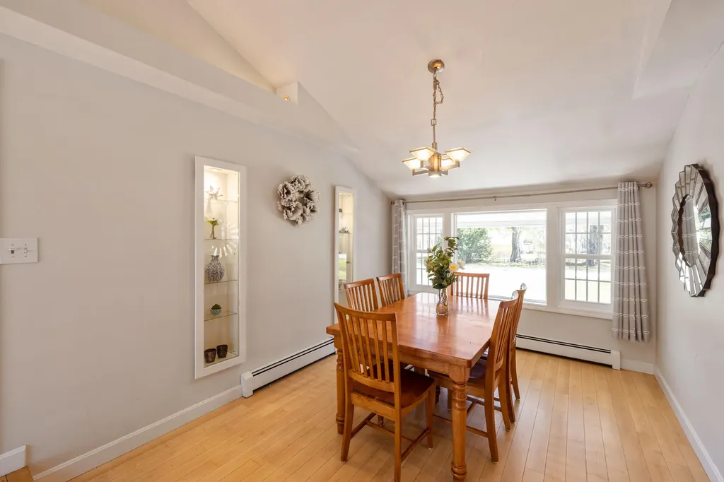 32 Woodside Drive Kennebunk ME 04043