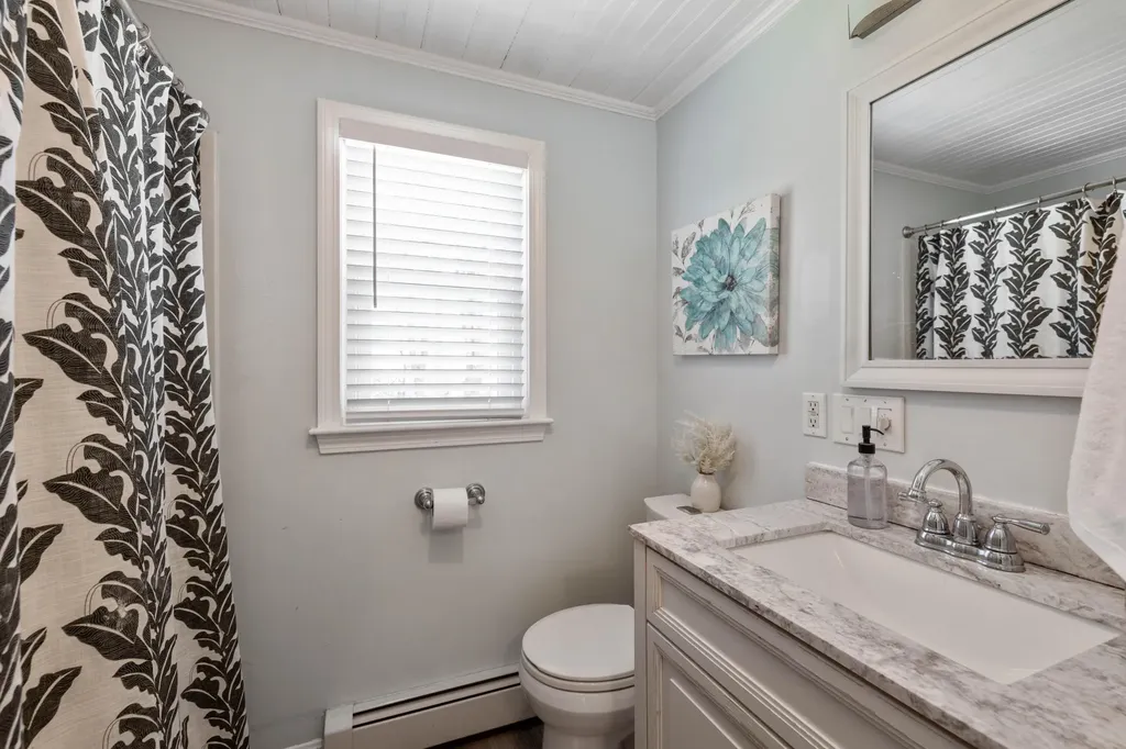 32 Woodside Drive Kennebunk ME 04043
