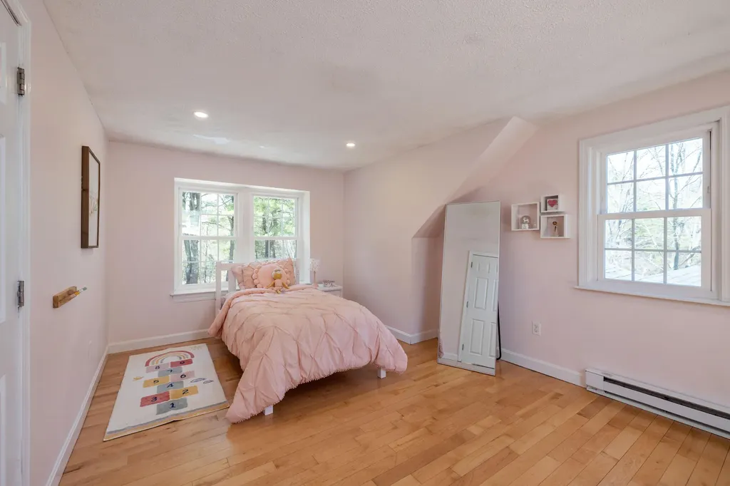 32 Woodside Drive Kennebunk ME 04043
