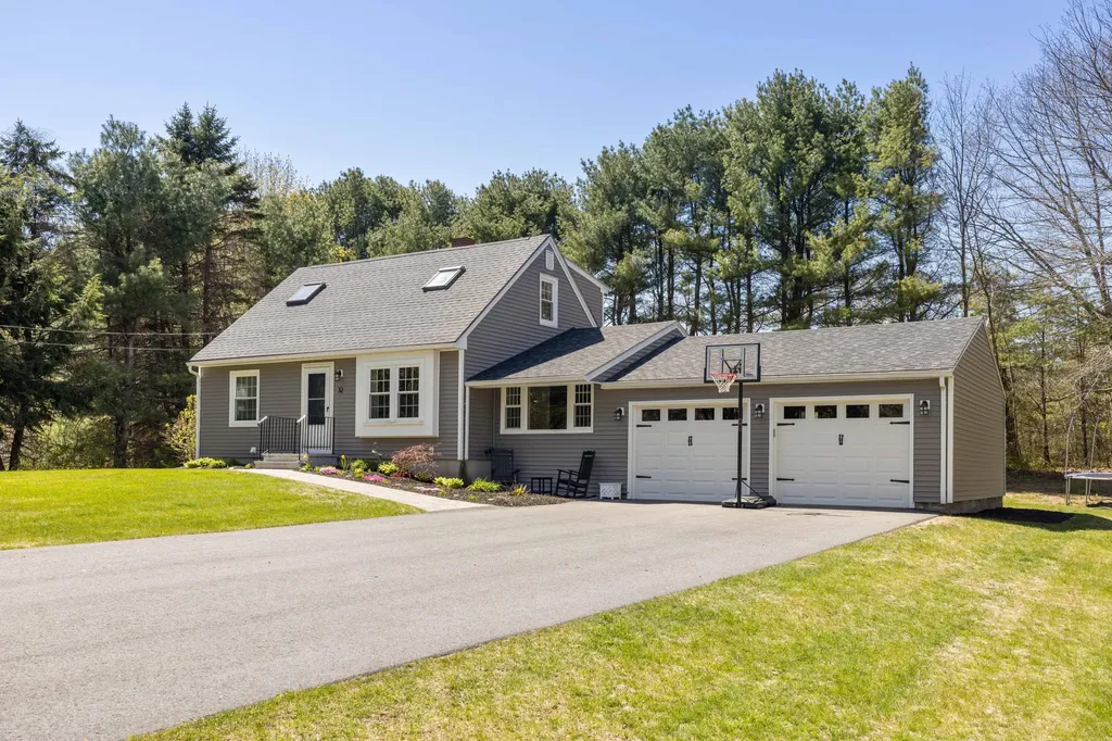 32 Woodside Drive Kennebunk ME 04043