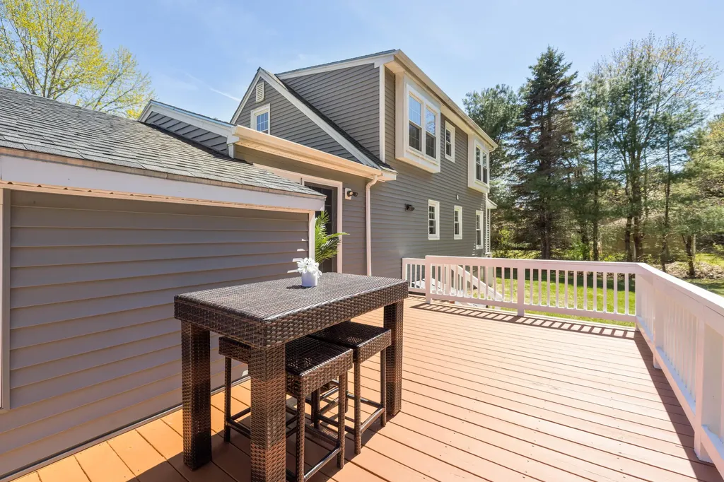 32 Woodside Drive Kennebunk ME 04043