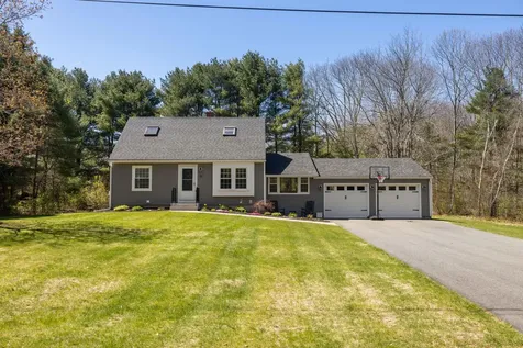 32 Woodside Drive Kennebunk ME 04043