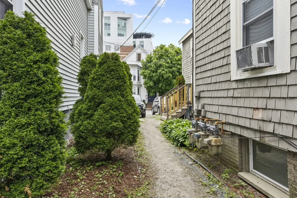 46 Bramhall Street Portland ME 04102