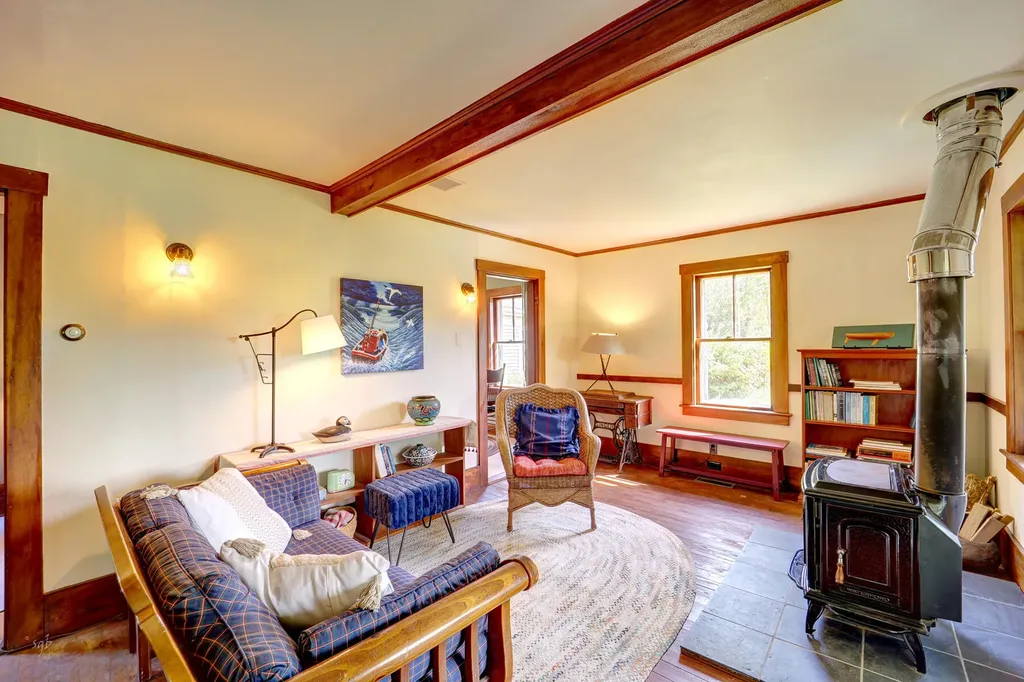 831 Reach Road Brooklin ME 04616