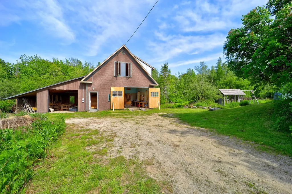 831 Reach Road Brooklin ME 04616