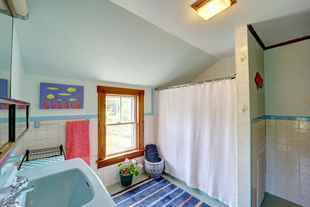 831 Reach Road Brooklin ME 04616