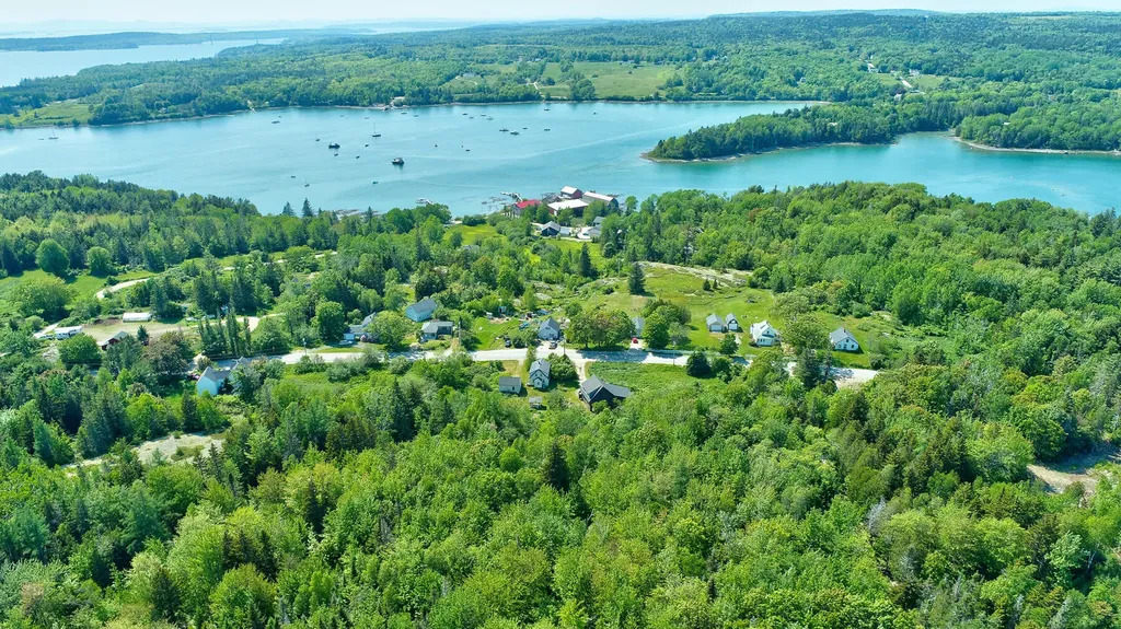831 Reach Road Brooklin ME 04616