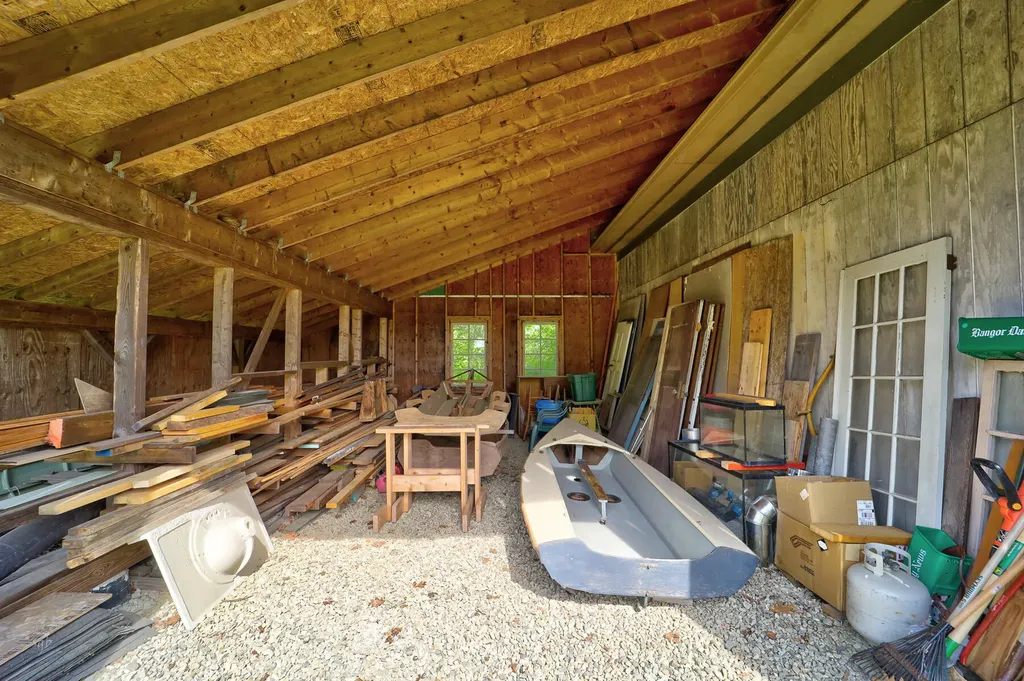 831 Reach Road Brooklin ME 04616