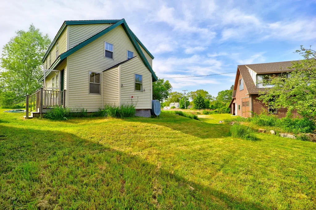 831 Reach Road Brooklin ME 04616