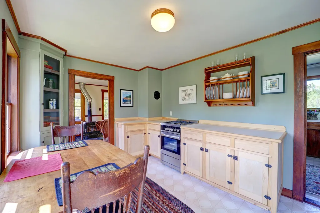 831 Reach Road Brooklin ME 04616