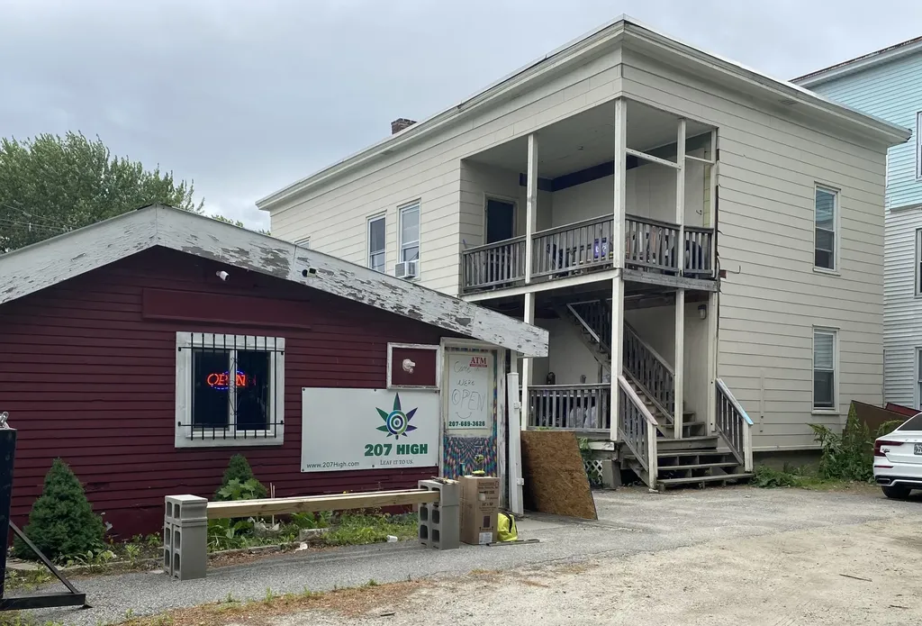 932 - 934 Lisbon Street Lewiston ME 04240
