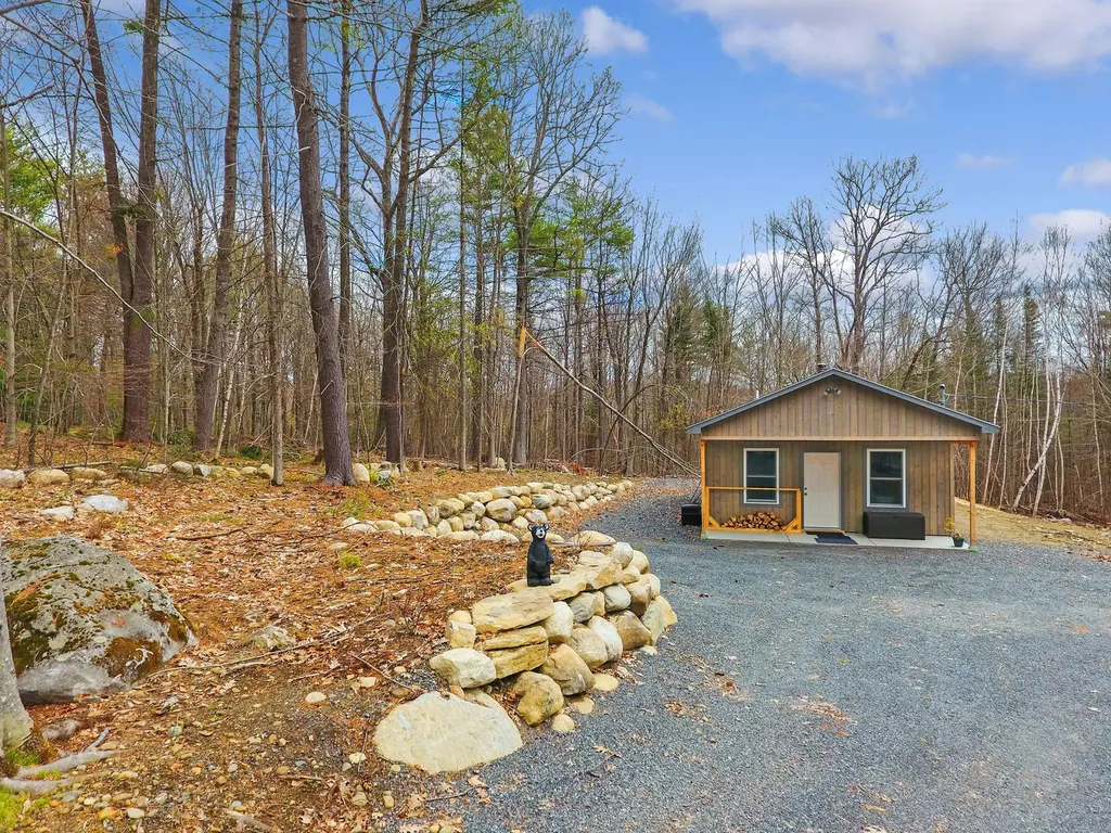 28 Sunflower Lane Sidney ME 04330