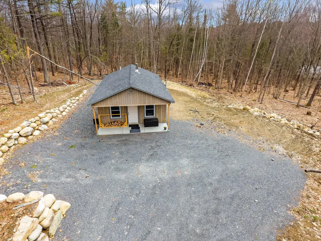 28 Sunflower Lane Sidney ME 04330
