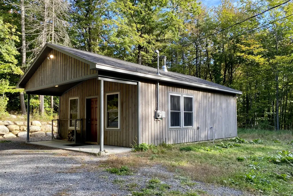 28 Sunflower Lane Sidney ME 04330