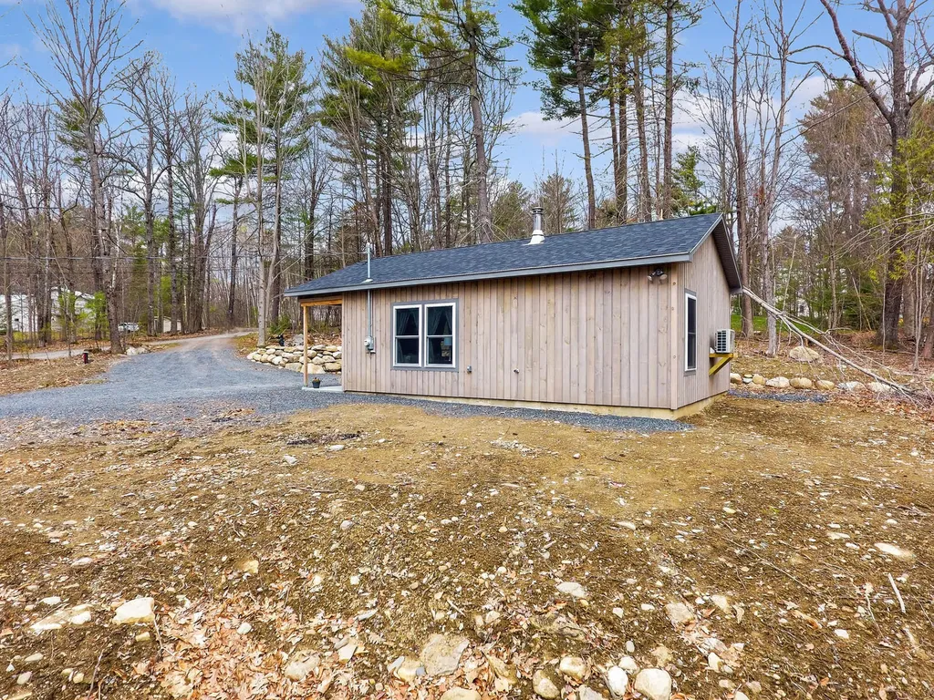 28 Sunflower Lane Sidney ME 04330