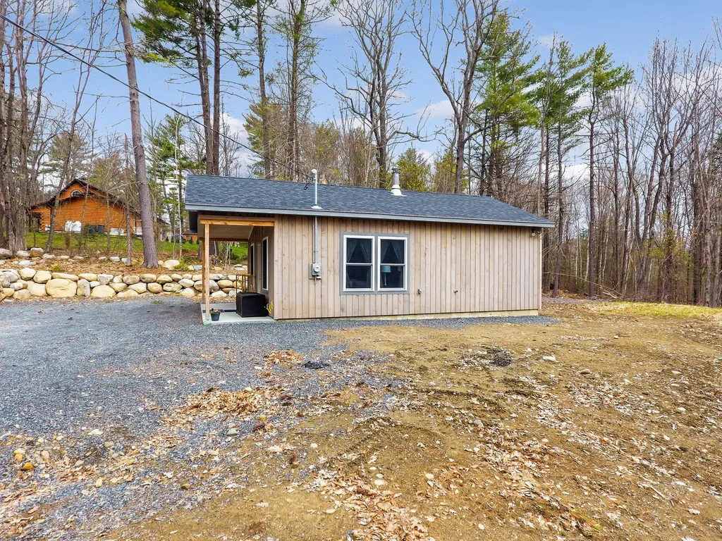 28 Sunflower Lane Sidney ME 04330