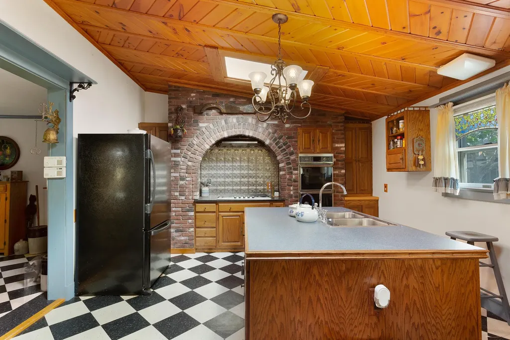 198 Taunton Drive Sullivan ME 04664