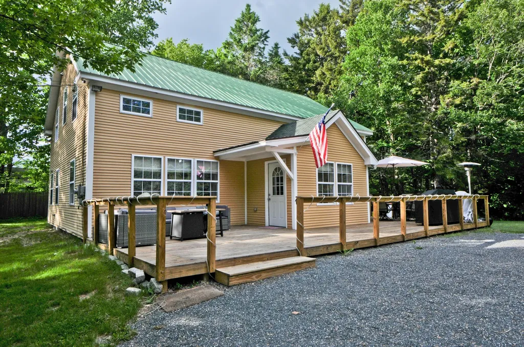 211 Turkey Farm Road Blue Hill ME 04614