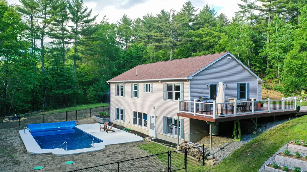 944 Augusta Road Bowdoin ME 04287