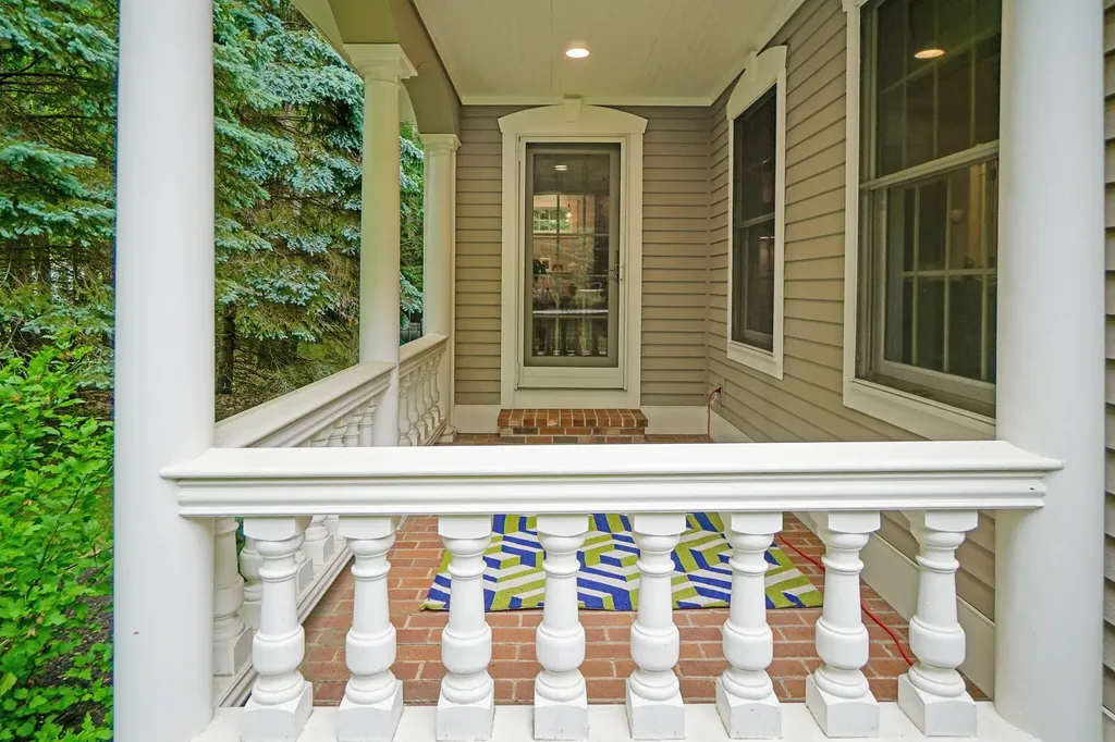 2 Spruce Lane Falmouth ME 04105