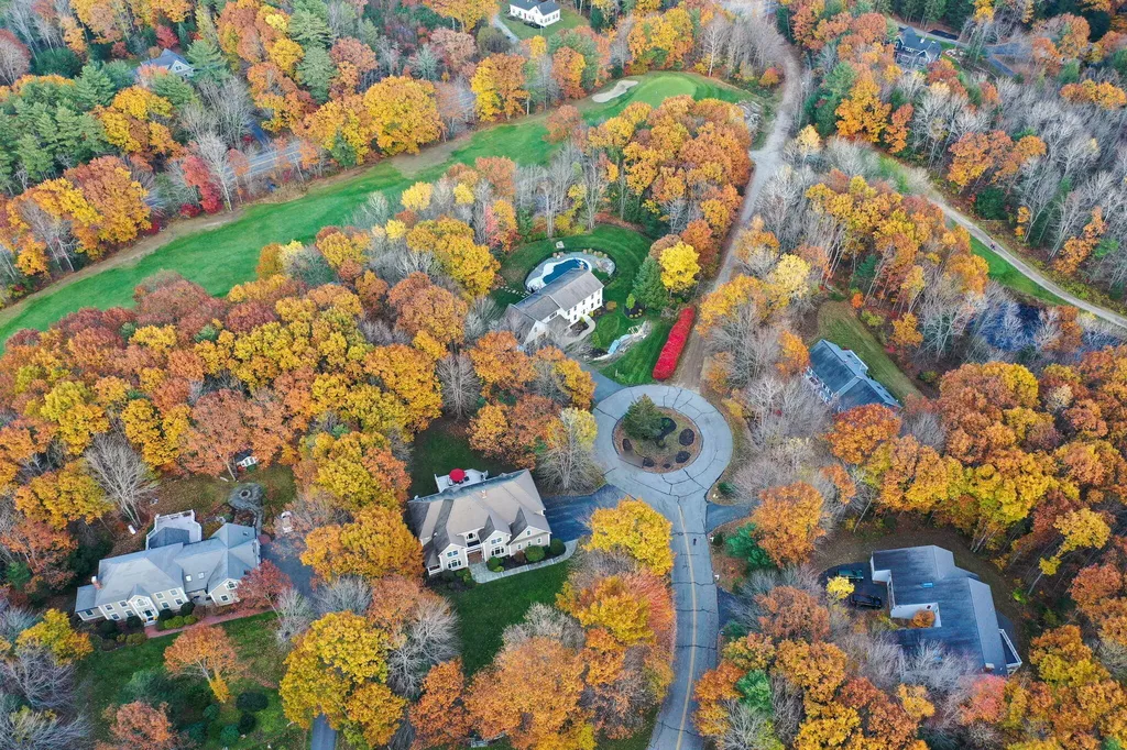2 Spruce Lane Falmouth ME 04105