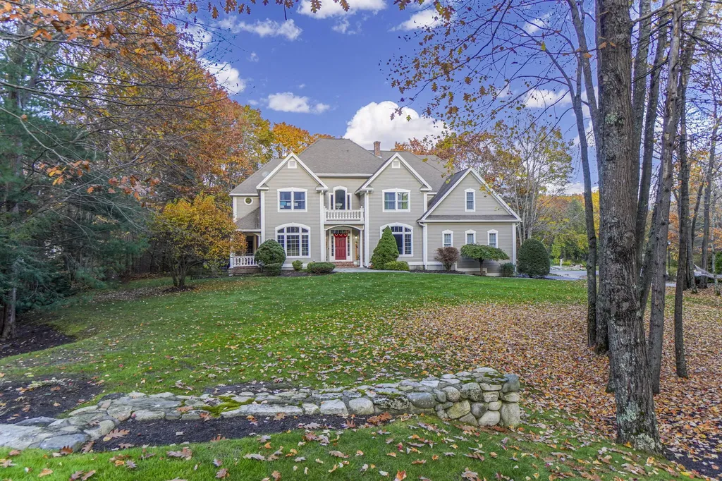 2 Spruce Lane Falmouth ME 04105