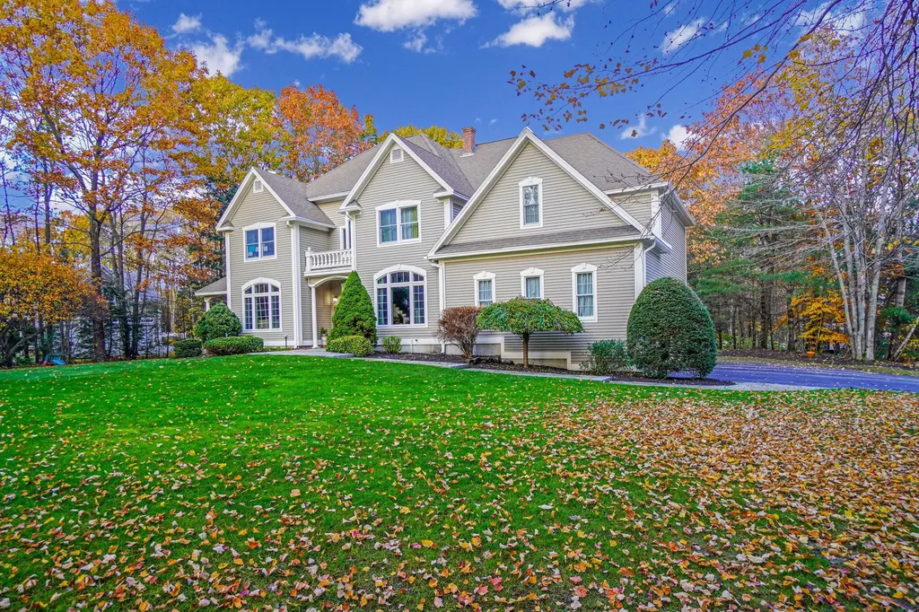 2 Spruce Lane Falmouth ME 04105