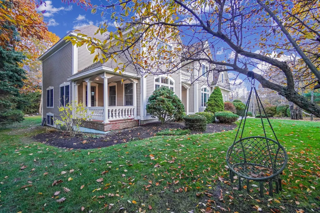2 Spruce Lane Falmouth ME 04105