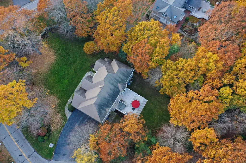 2 Spruce Lane Falmouth ME 04105