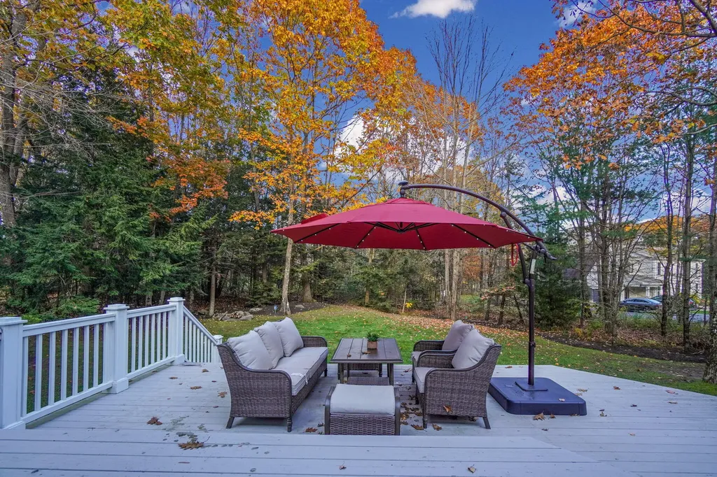 2 Spruce Lane Falmouth ME 04105