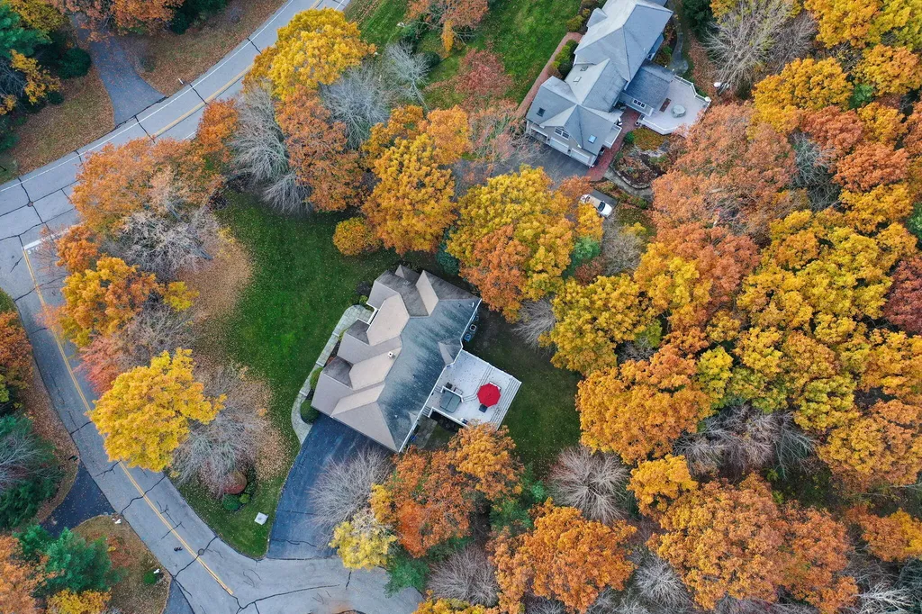 2 Spruce Lane Falmouth ME 04105