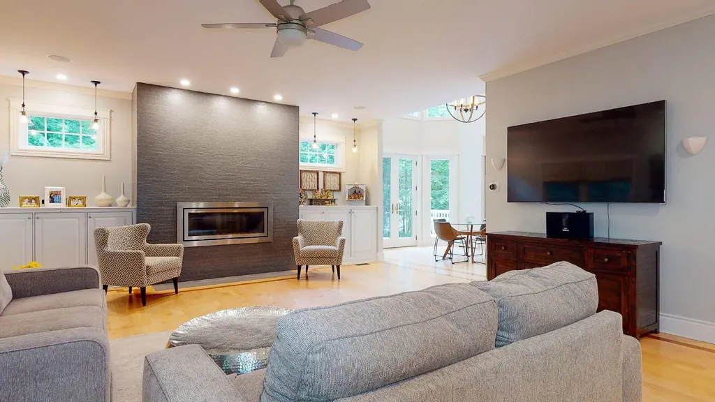2 Spruce Lane Falmouth ME 04105
