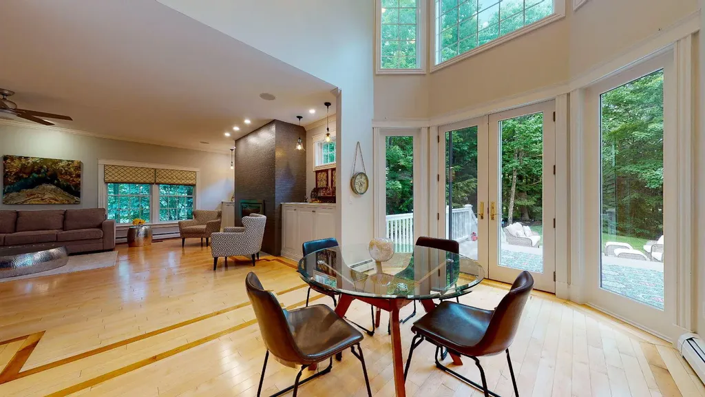 2 Spruce Lane Falmouth ME 04105