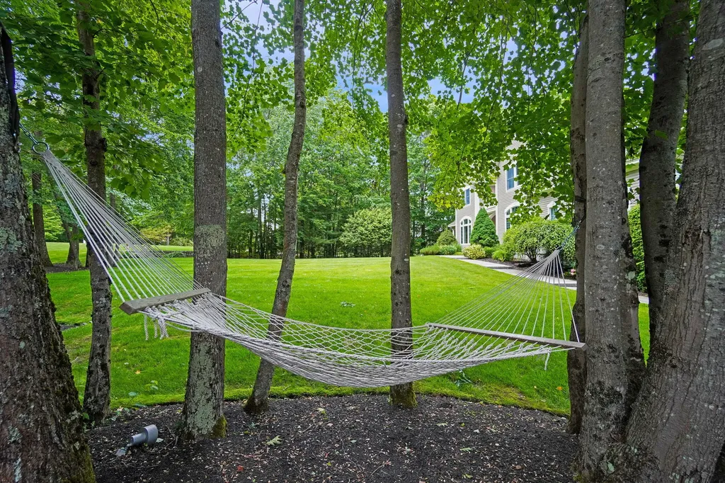 2 Spruce Lane Falmouth ME 04105