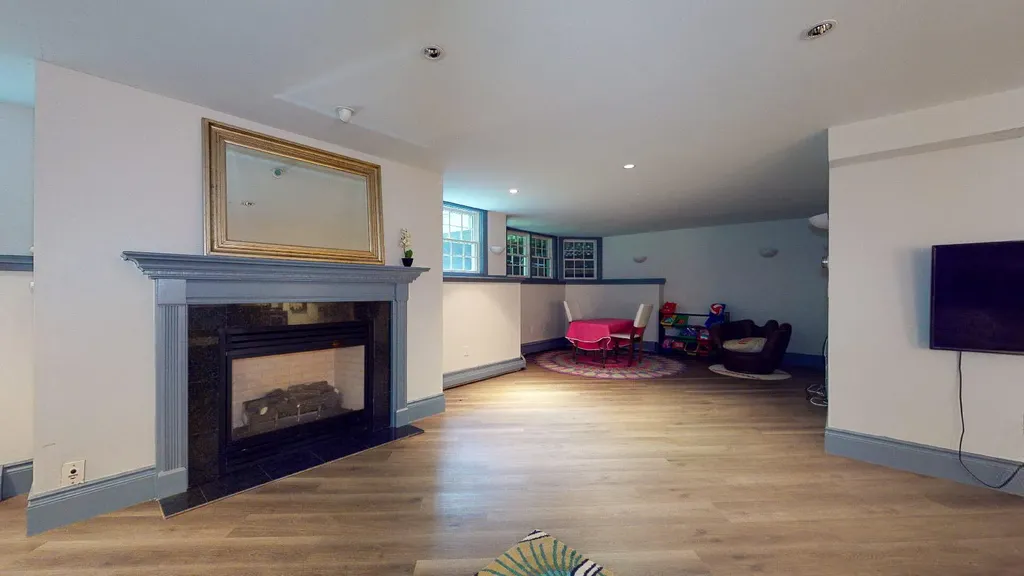 2 Spruce Lane Falmouth ME 04105