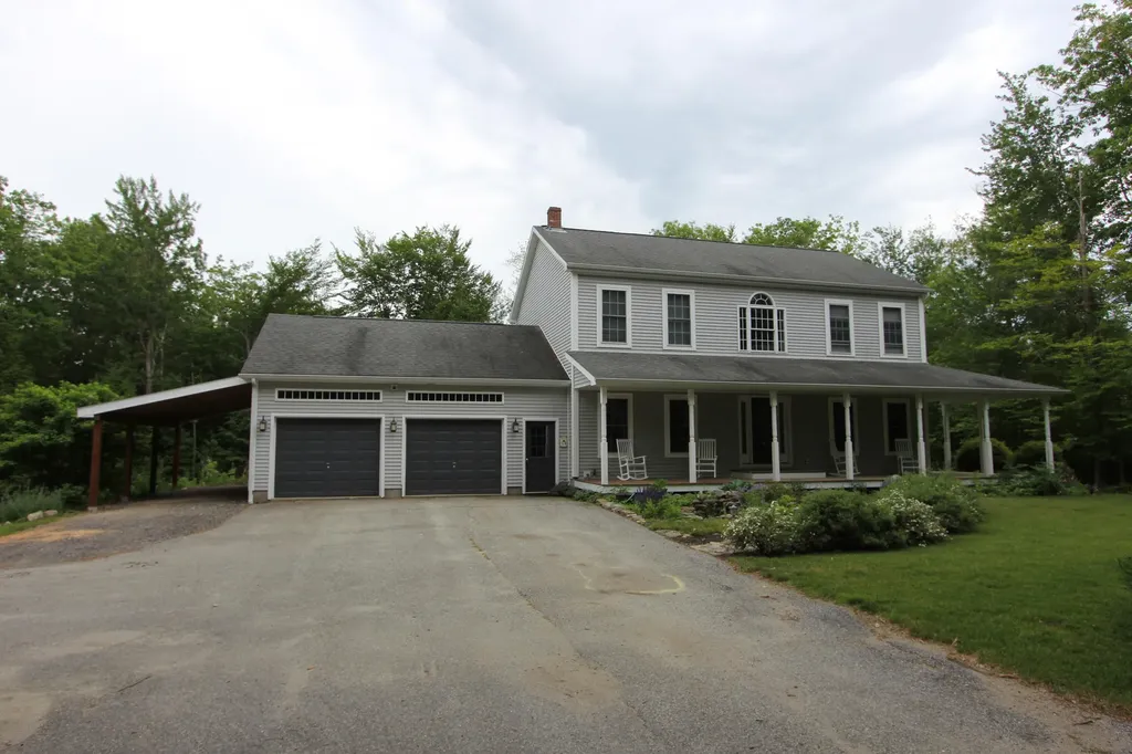 19 Simeon Road Minot ME 04258