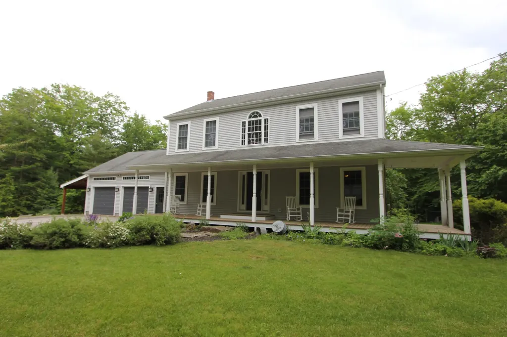 19 Simeon Road Minot ME 04258