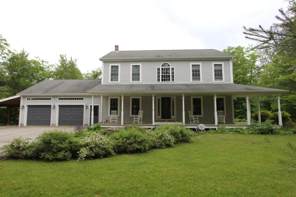 19 Simeon Road Minot ME 04258