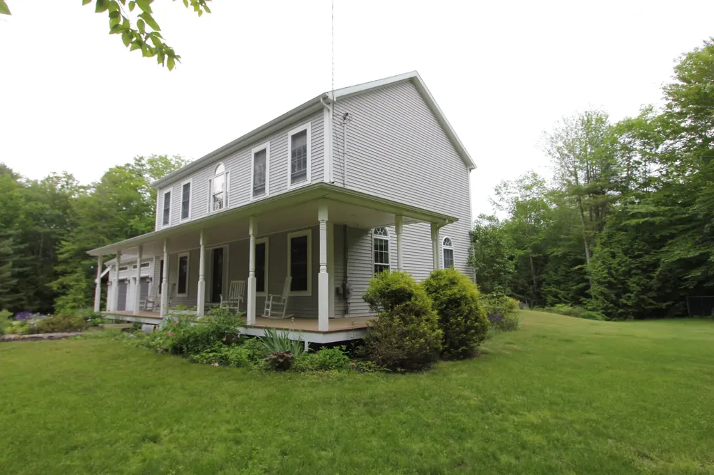 19 Simeon Road Minot ME 04258