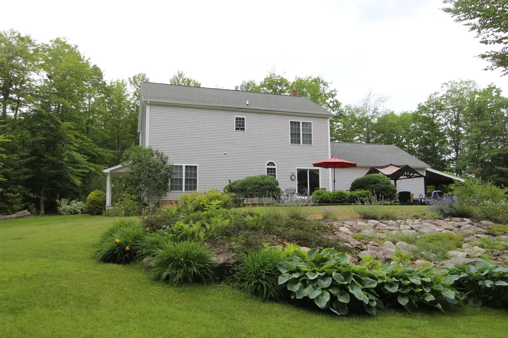 19 Simeon Road Minot ME 04258