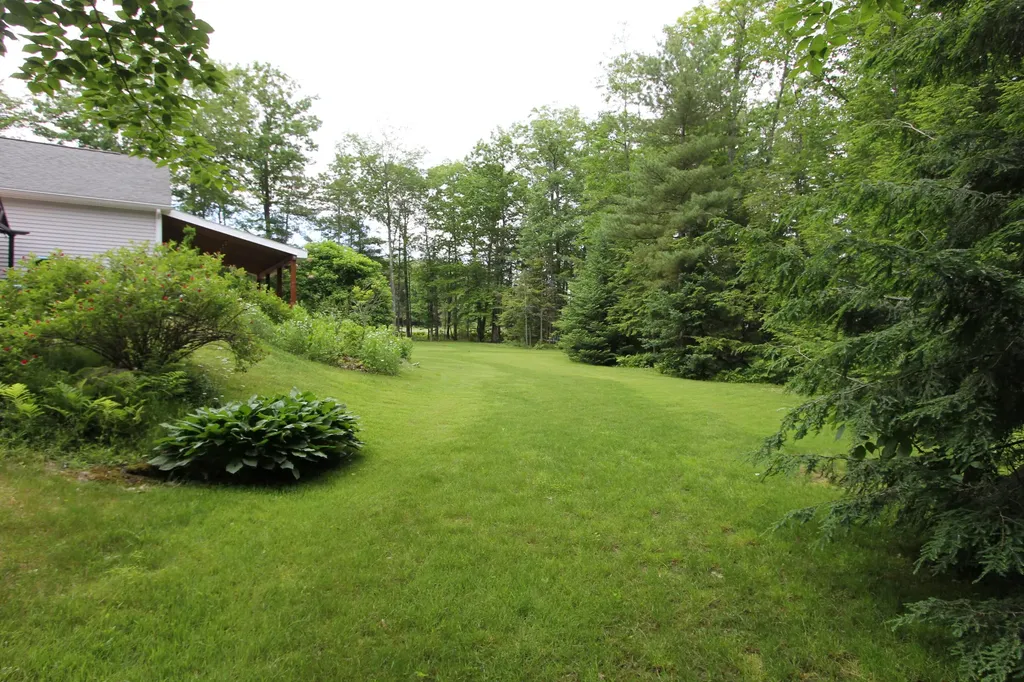 19 Simeon Road Minot ME 04258