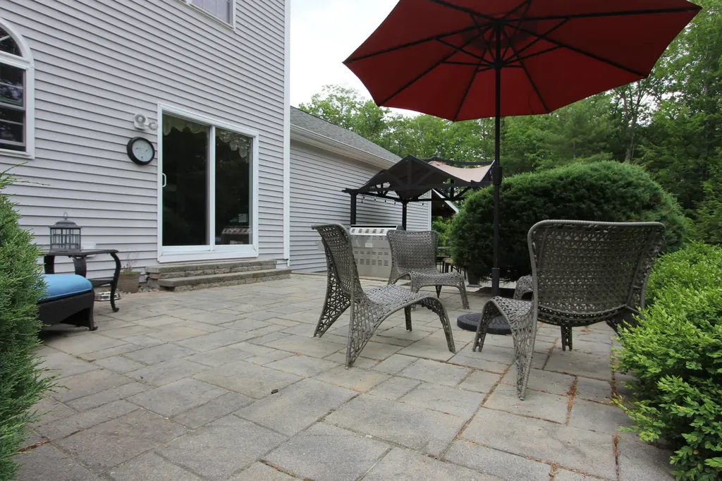 19 Simeon Road Minot ME 04258