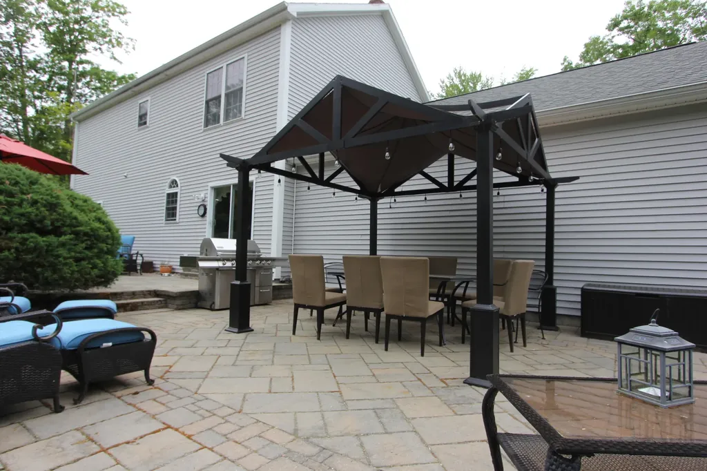 19 Simeon Road Minot ME 04258